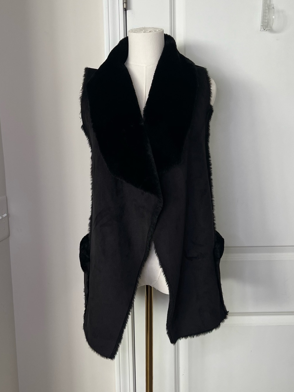 Kendall & Kylie faux fur black vest women’s Sz XS